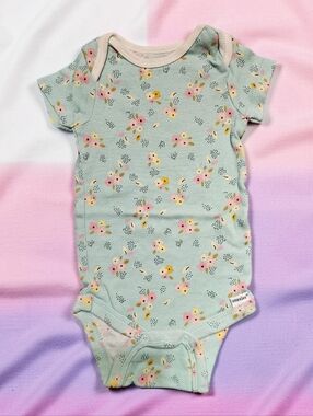 GERBER Mint Floral Baby Onsie. Size 3-6mnths. Excellent Condition!